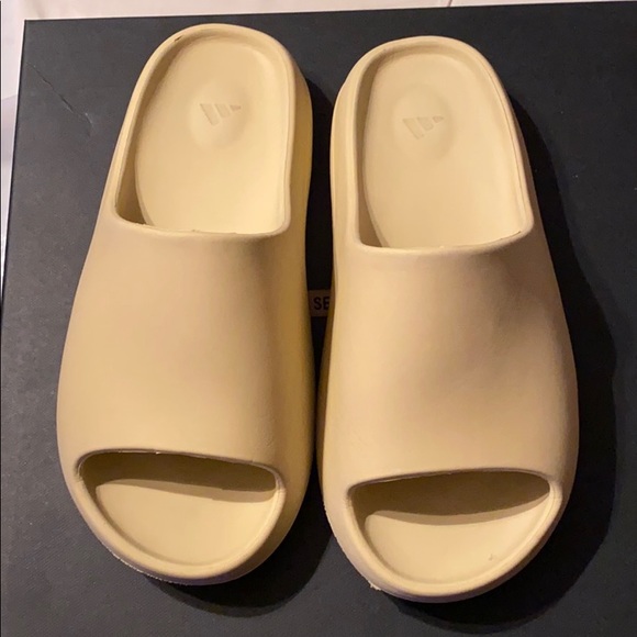 yeezy slides poshmark
